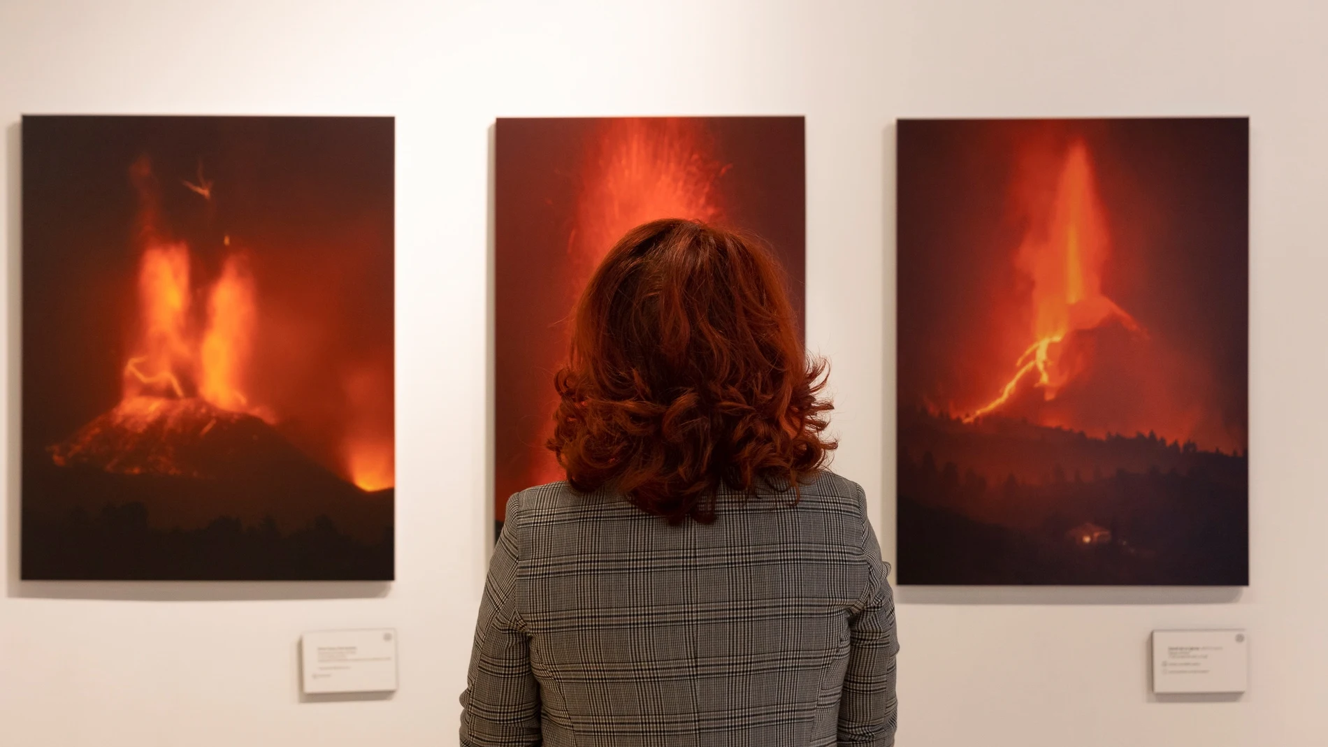 Presentación de la exposición solidaria "La Palma, volcán y vida", en la que colaboran 33 fotógrafos que han documentado la erupción de Cumbre Vieja