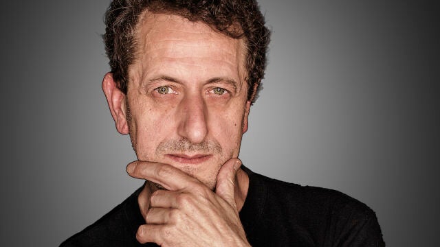 Fidel Fernández: "El teatro sirve para reflejar lo que le sucede a la sociedad y el humor es el mejor arma para la reflexión"