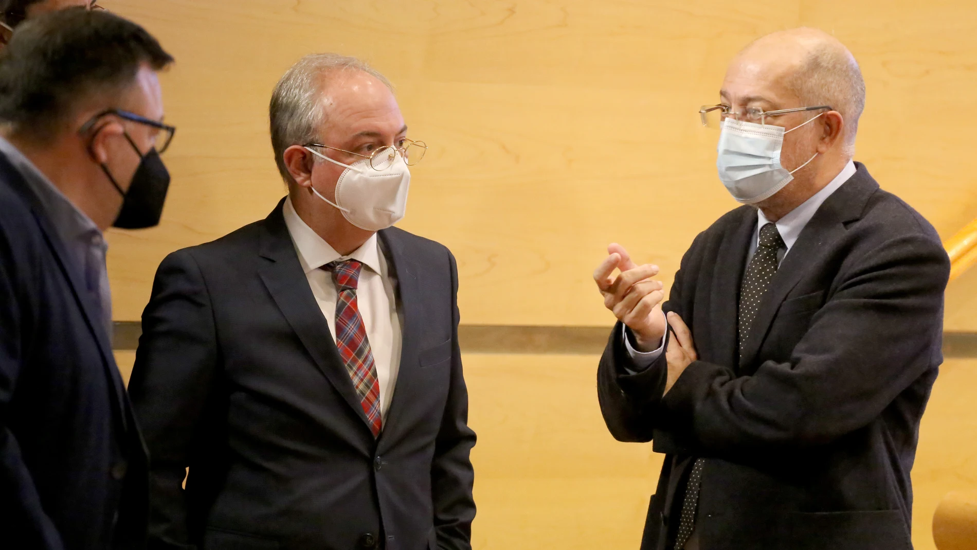 El vicepresidente, portavoz y consejero de Transparencia, Ordenación del Territorio y Acción Exterior, Francisco Igea, preside la toma de posesión de Enrique Rivero como director general de Transparencia y Buen Gobierno