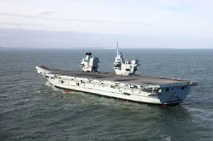 El motivo por el que el portaaviones HMS Queen Elizabeth no está en la misión aeronaval del Mar Rojo 