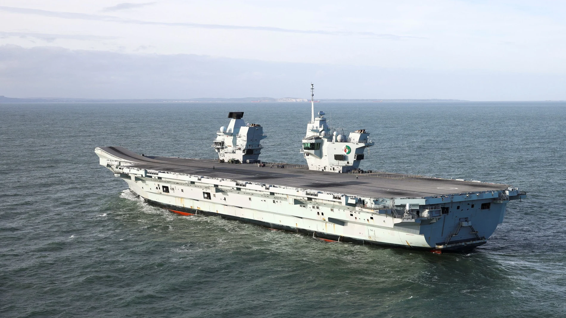 El portaaviones HMS Queen Elizabeth es el buque más grande jamás construido para la Royal Navy y cuenta con cinco gimnasios, una capilla y un centro médico.