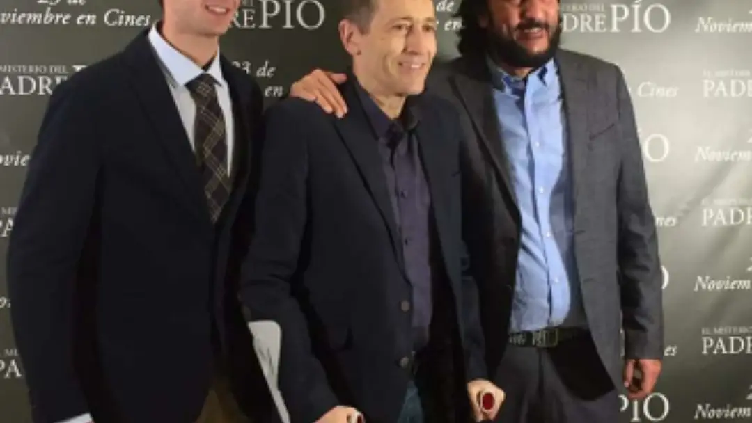 José María Zavala, con el ex jugador de baloncesto del Real Madrid, José Luis Llorente, y Borja Zavala.