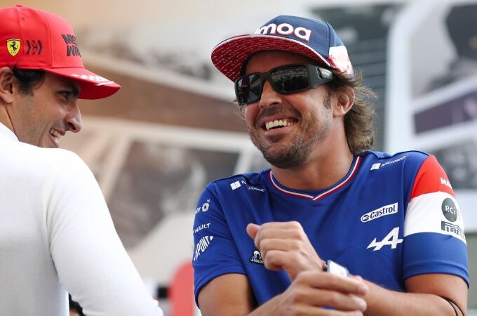 Fernando Alonso junto a Carlos Sainz.