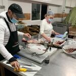 Productores de jamón en la sierra de Huelva. EFE/Julián Pérez