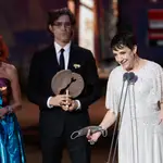 La actriz Blanca Portillo recibe el Premio Forqué a Mejor Interpretación Femenina en cine, por su papel en &quot;Maixabel&quot;, durante la gala de entrega de los Premios Forqué, en su vigésimo séptima edición, hoy sábado en el Palacio Municipal de Ifema, en Madrid.