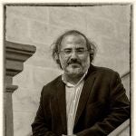 Alfredo Pérez Alencart retratado por Ángel Holgado