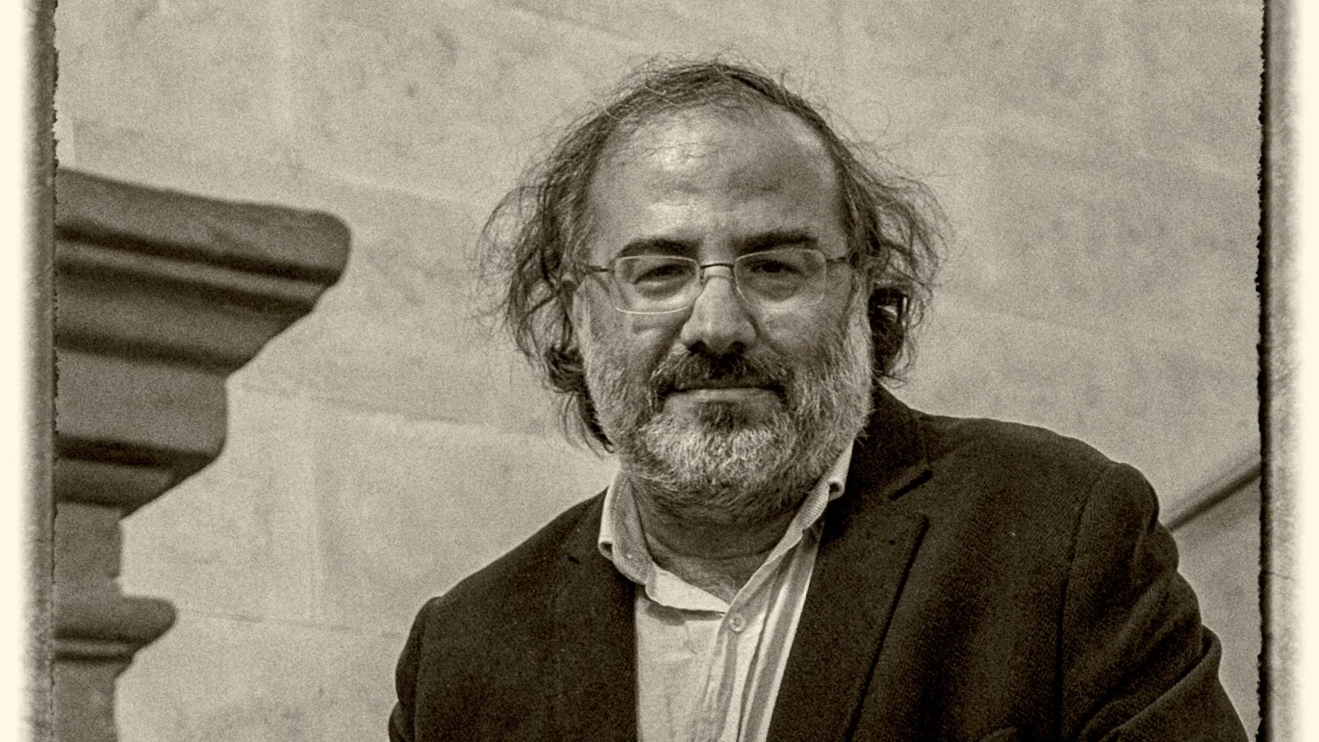 Alfredo Pérez Alencart retratado por Ángel Holgado