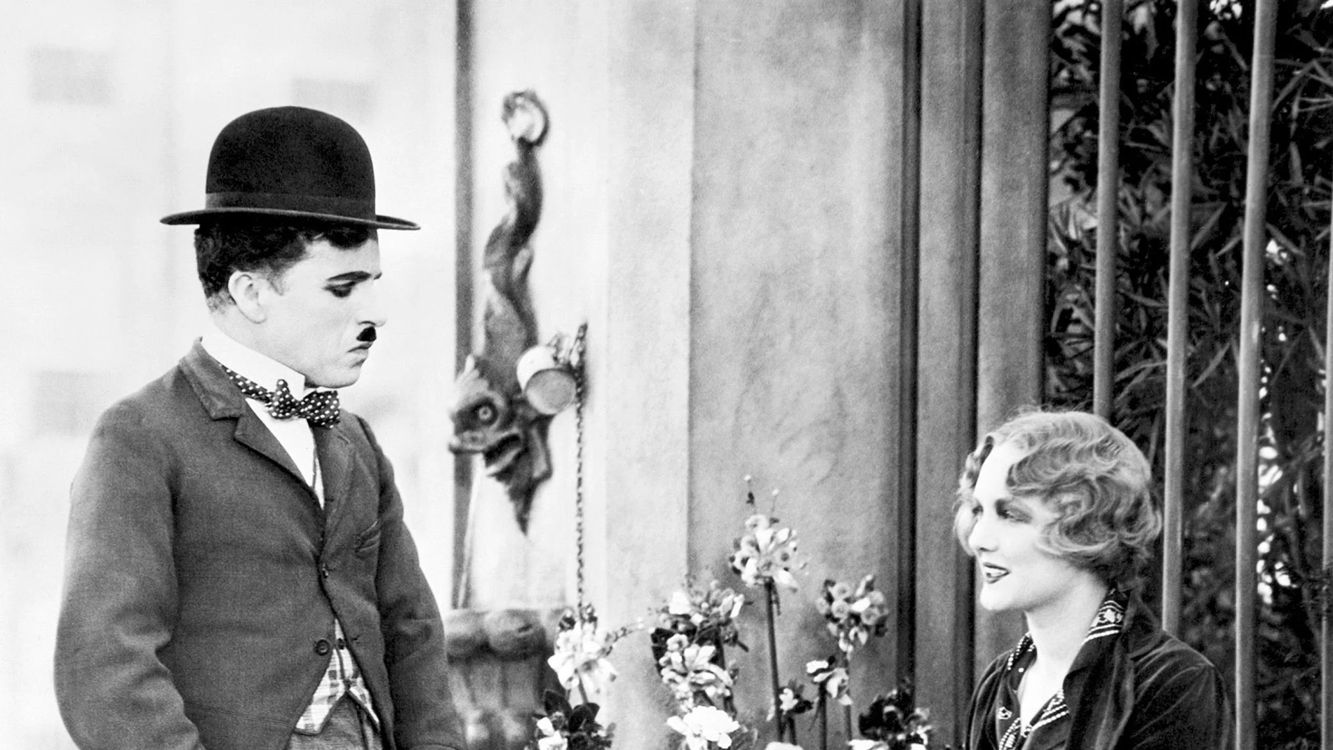 Charles Chaplin en una de sus películas