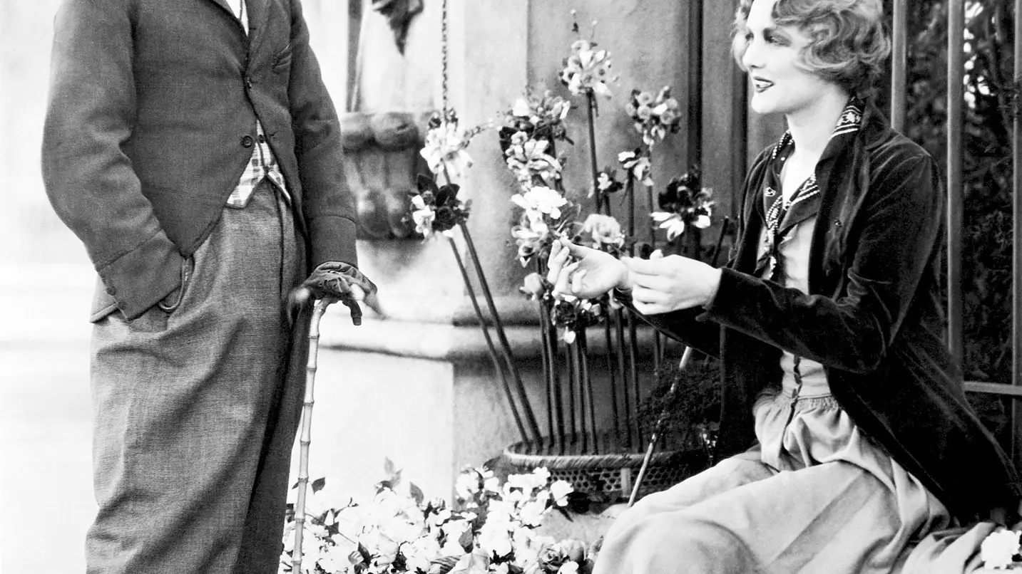 Charles Chaplin en una de sus películas