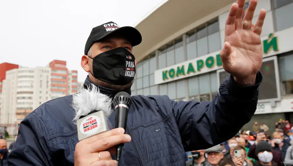 El bloguero Serguei Tijanovsky, durante una manifestación en 2020