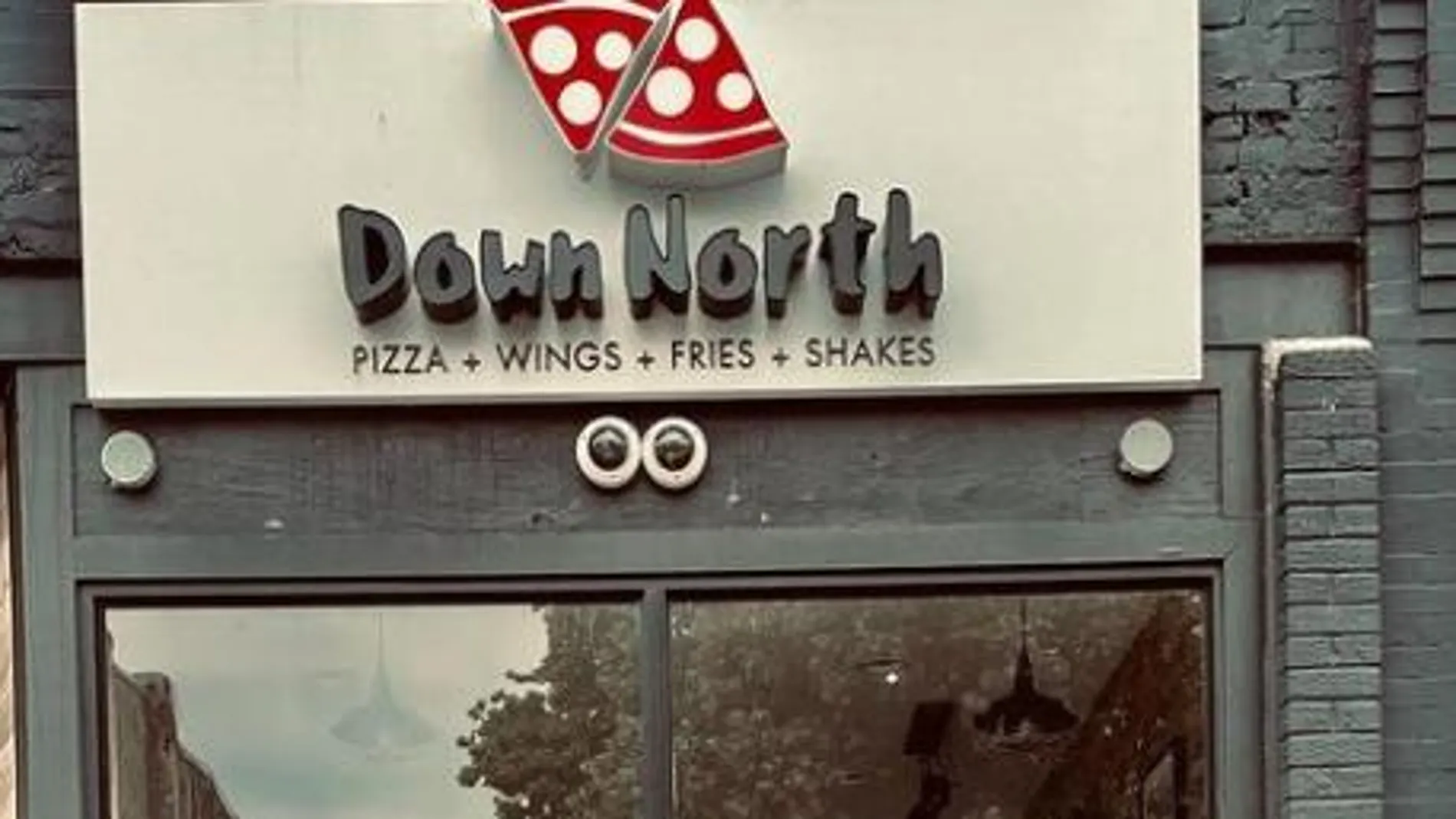 Restaurante 'Down North Pizza'