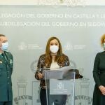 La delegada del Gobierno en Castilla y León, Virginia Barcones, acompañada de la subdelegada del Gobierno en Segovia, Lirio Martín, y el teniente coronel de la Guardia Civil, José Luis Ramírez, ofrece los datos de la "Operación Albacos", contra el tráfico de drogas