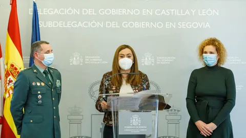 La delegada del Gobierno en Castilla y León, Virginia Barcones, acompañada de la subdelegada del Gobierno en Segovia, Lirio Martín, y el teniente coronel de la Guardia Civil, José Luis Ramírez, ofrece los datos de la "Operación Albacos", contra el tráfico de drogas