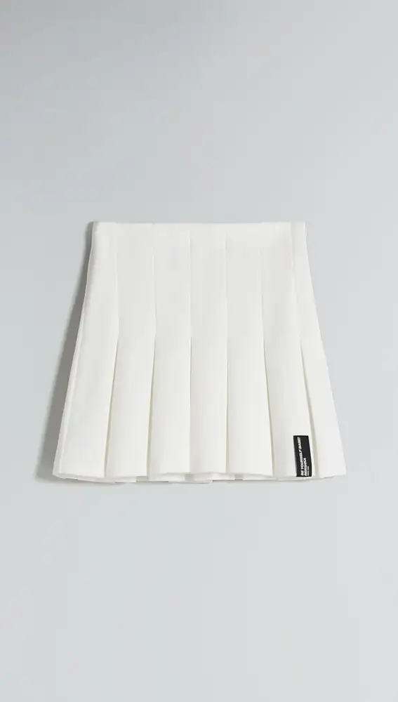 Minifalda blanca con tablas.