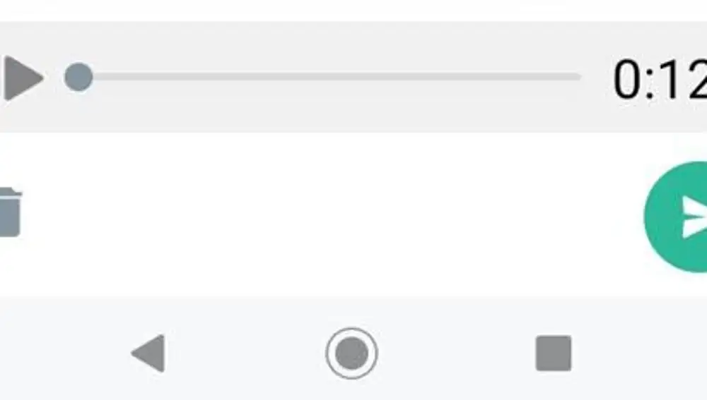 La grabadora de audio de WhatsApp con el menú de reproducción activado antes del envío de un mensaje de voz.