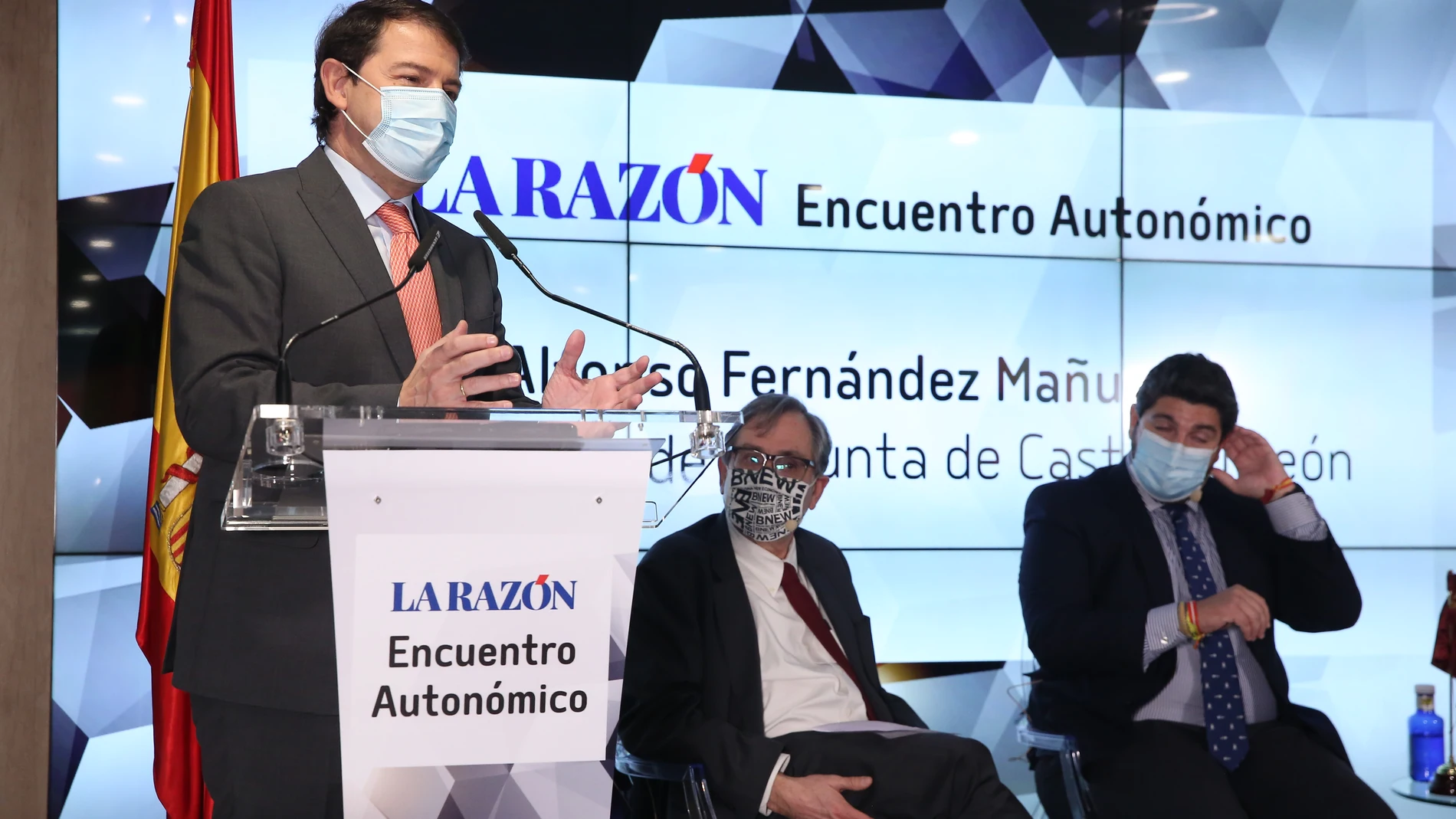 Encuentro autonómico en la razón. Participan los presidentes de la región de Murcia, Fernando López Miras, y de Castilla y León, Alfonso Fernández Mañueco￼.