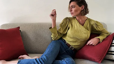 Vestido, falda o pantalón son las opciones de la influencer para vestir en Nochebuena