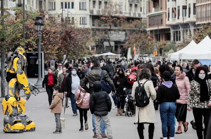 Cortarán el paso de autobuses por la Plaza del Ayuntamiento cuando haya mucha afluencia de peatones