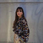 Rocío Osorno con poncho de lentejuelas de Zara.