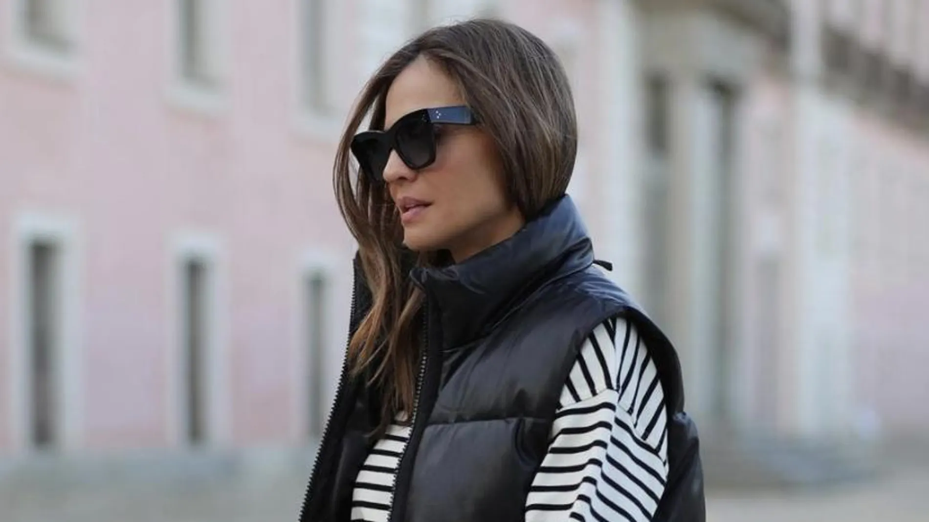 Lady Addict con el chaleco acolchado viral de Zara.