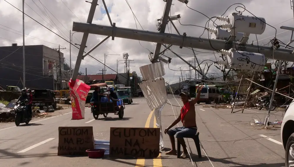 Imagen facilitada por Greenpeace muestra una zona afectada por el tifón Rai en la ciudad de Surigao, en el sur de Filipinas