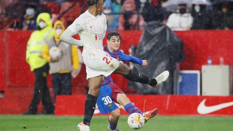 Koundé, expulsado en el Sevilla-Barcelona de LaLiga