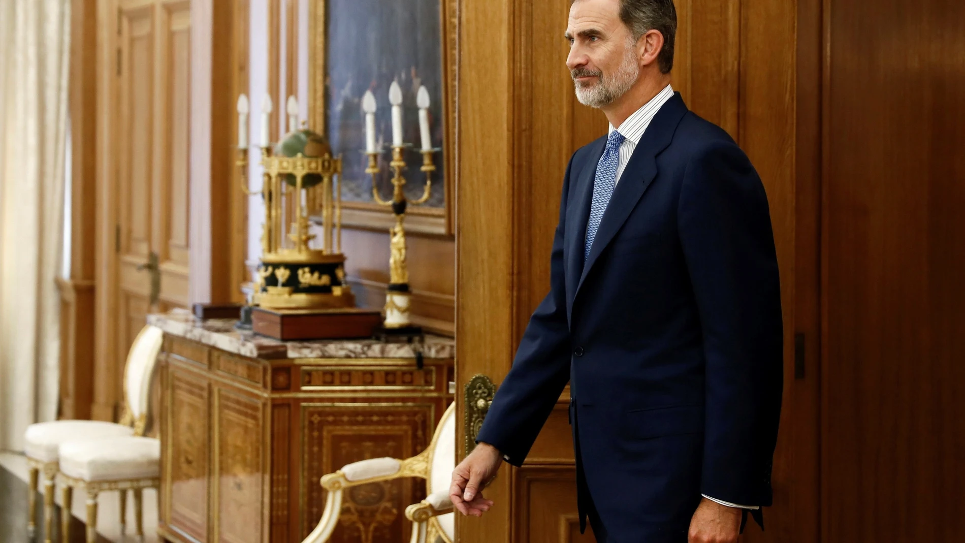 El rey Felipe VI a su llegada para recibir en audiencia al portavoz de En Comú Podem en el Congreso, Jaume Asens.