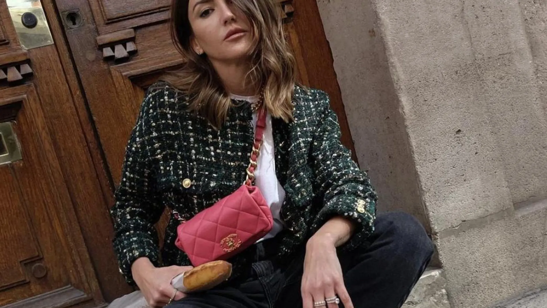 Alexandra Pereira con el look más parisino y blazer de tweed