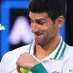 La participación de Djokovic en el Open de Australia está más en el aire que nunca