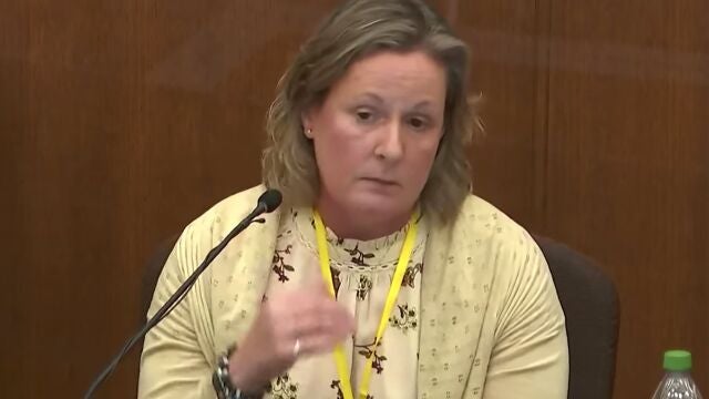 La ex policía Kim Potter, durante una sesión de su juicio