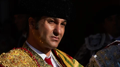 Morante de la Puebla antes de iniciar la corrida en la plaza de toros de la Real Maestranza de Caballería durante el primer festejo taurino de la Feria de San Miguel 2021en Sevilla, España.