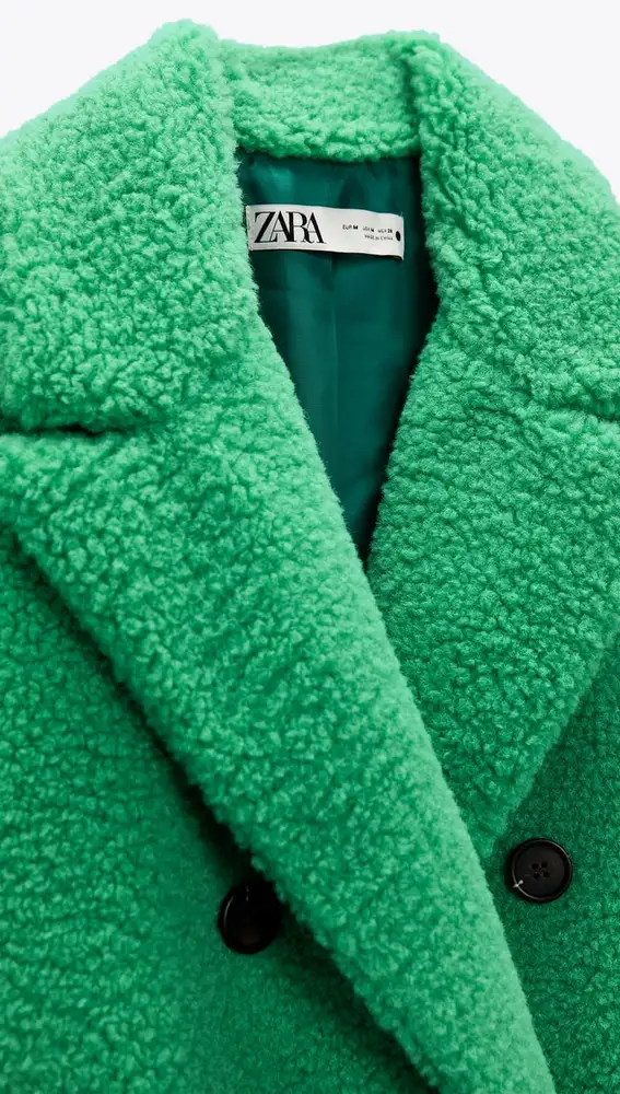 Necesitamos (muy mucho) empiecen las REBAJAS DE ZARA para copiarle a VIOLETA MANGRIÑÁN esta fantasía abrigo verde de peluche