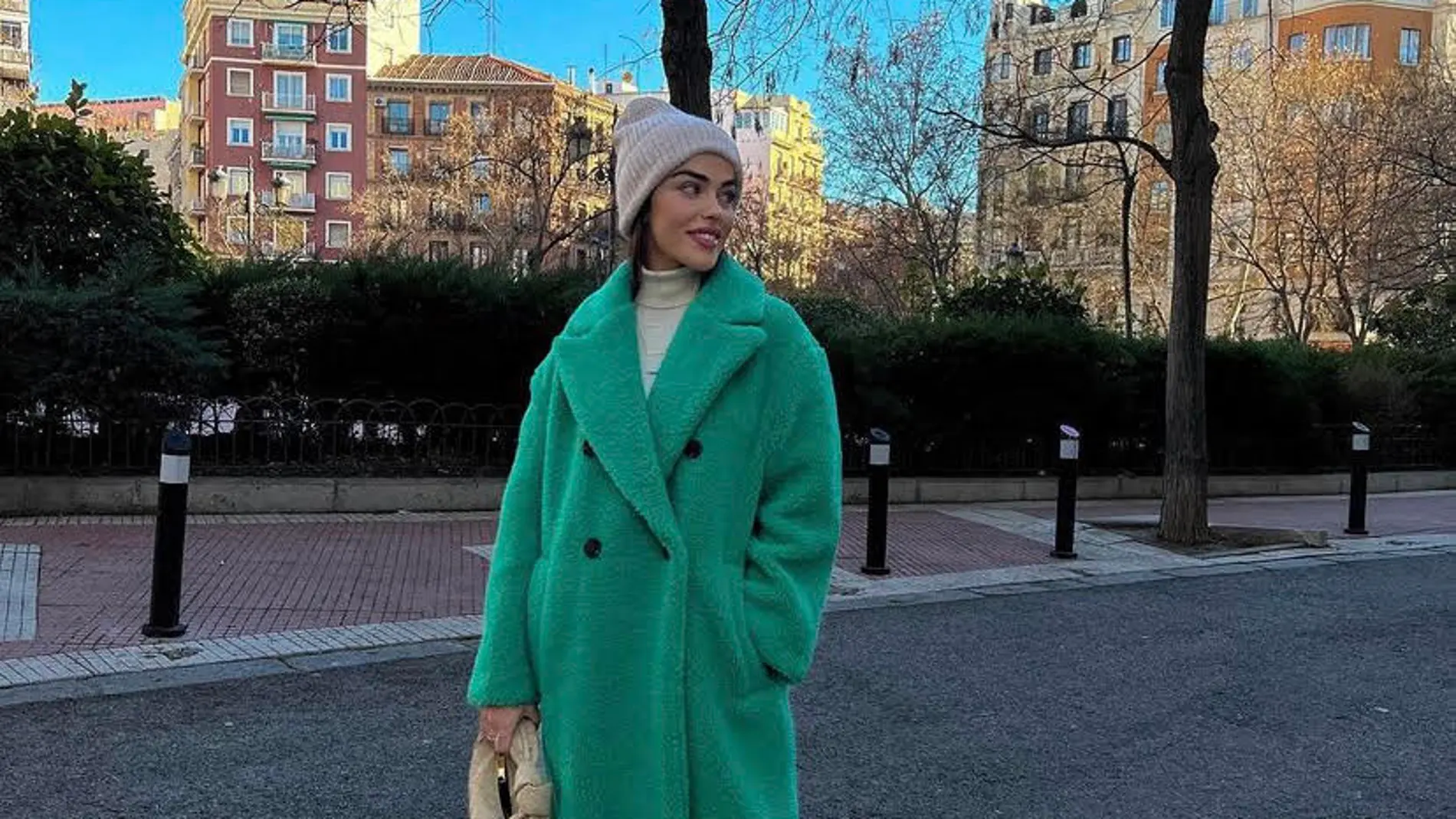 Violeta Mangriñán con abrigo de Zara.