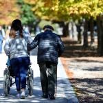 Un pensionista da un paseo por Valladolid