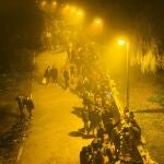 Centenares de jóvenes hacen botellón en el parque del Ebro en Nochevieja