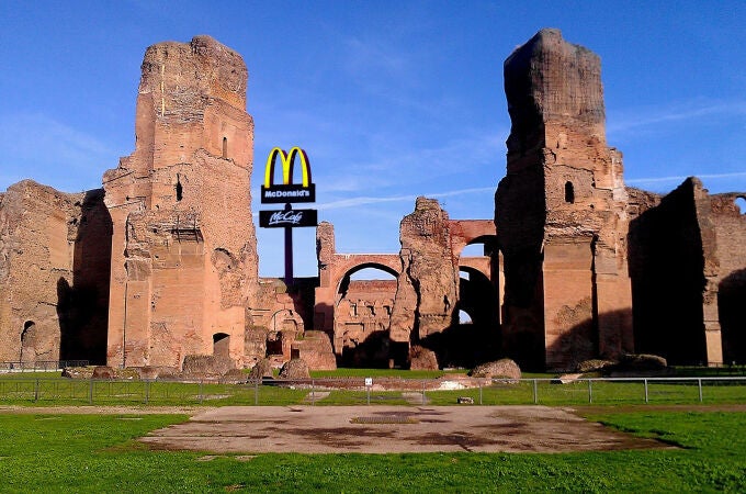 Composición satírica del aspecto que hubiera tenido el McDonald’s cerca de las Termas de Caracalla y que finalmente no se construirá