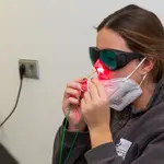 Un sistema para la fotodesinfección nasal podría eliminar el reservorio del virus en la nariz del paciente contagiado, evitando así que infecte a otras personas