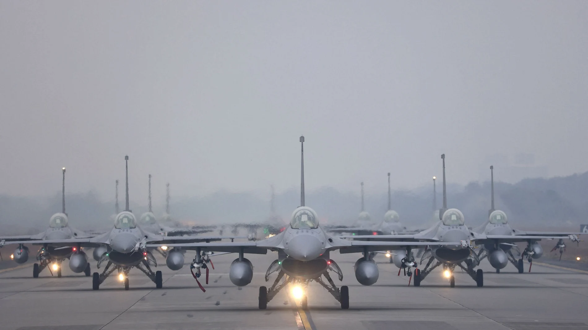 Imagen de recurso con varias aviones de combate