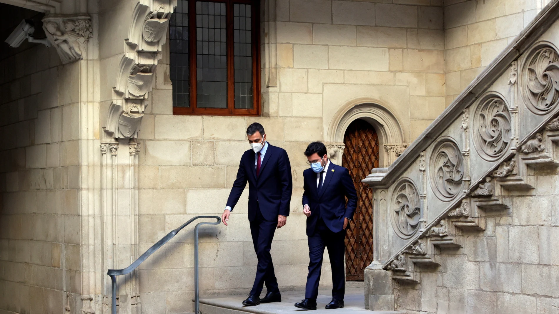 El presidente de la Generalitat, Pere Aragonès, y el presidente del Gobierno, Pedro Sánchez, en el Palau de la Generalitat en Barcelona