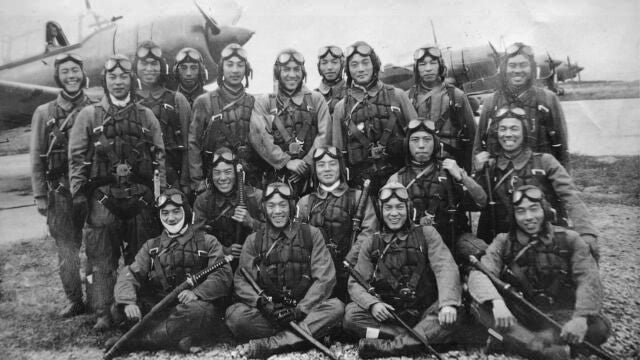 Los pilotos kamikazes japoneses se ofrecían voluntarios para morir por su país durante la Segunda Guerra Mundial