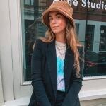 Julieta Padrós con el jersey viral de Mango.