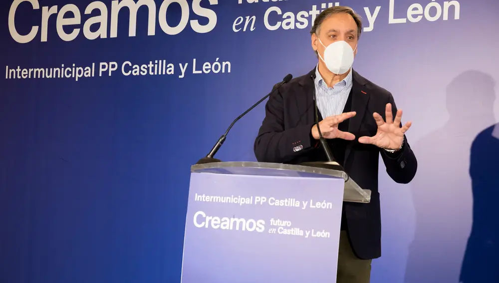 El alcalde, carlos García Carbayo, en el Comité Interprovincial del Partido Popular en Salamanca