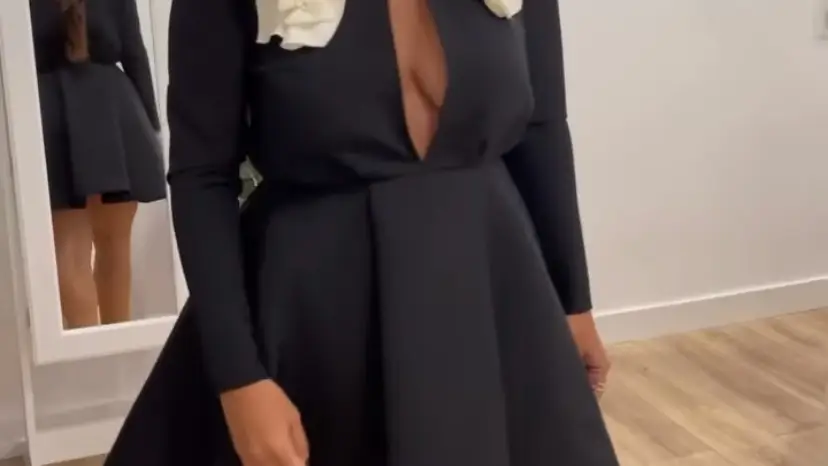 Anabel Pantoja con un vestido de la firma Però.