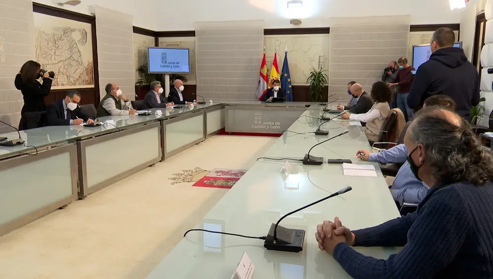 Imagen de la reunión de Fernández Mañueco con los representantes de las OPA y de las cooperativas agrarias EUROPA PRESS 11/01/2022