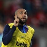 Dani Alves durante un calentamiento en su última etapa en el Barcelona