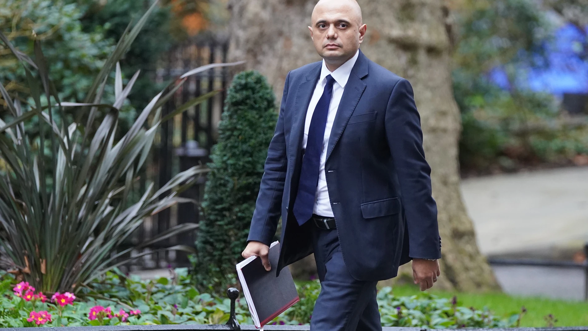 El mnistro de Sanidad británico, Sajid Javid, tras abandonar Downing Street
