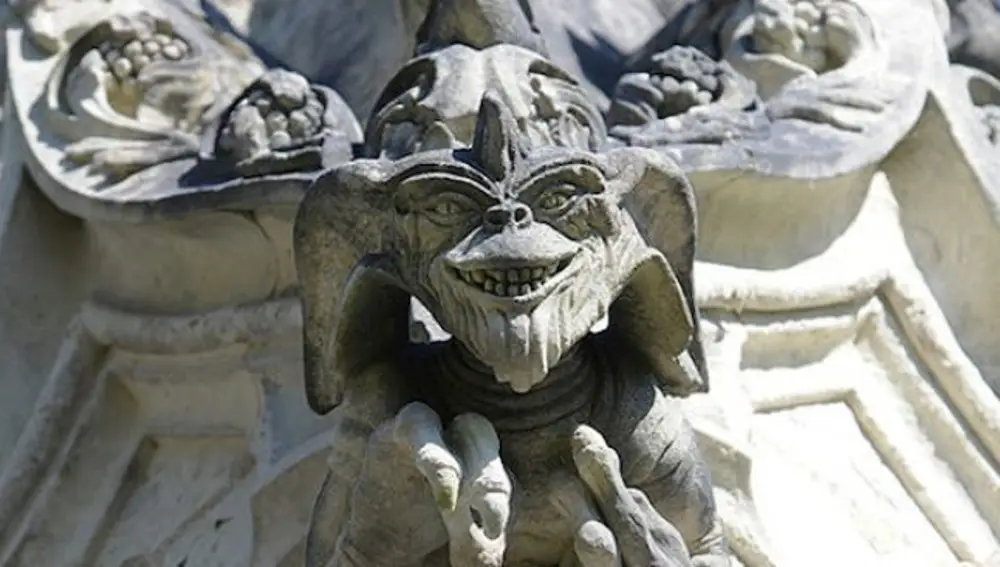 El malvado Stripe de los Gremlins en la Capilla de Bethleem en Nantes