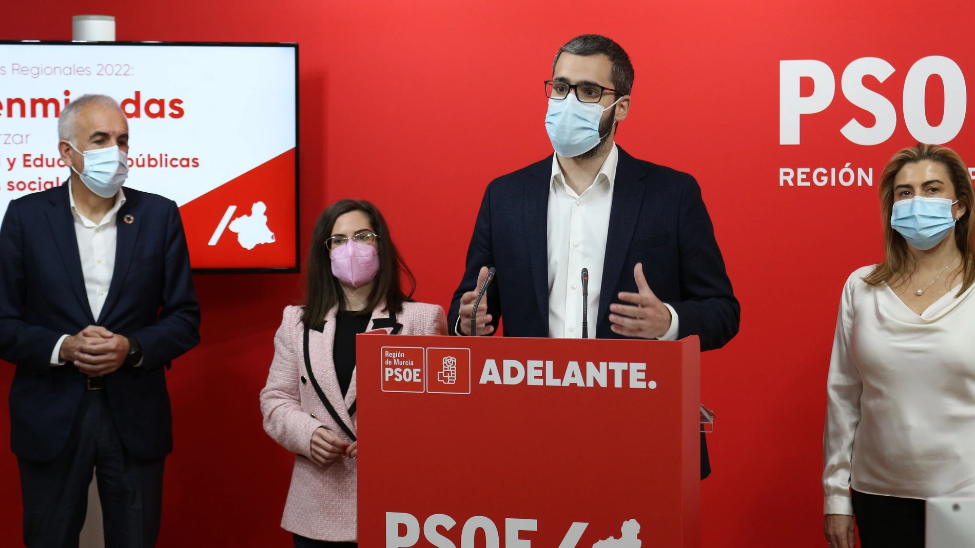 El portavoz del Grupo Parlamentario Socialista, Francisco Lucas, en rueda de prensa