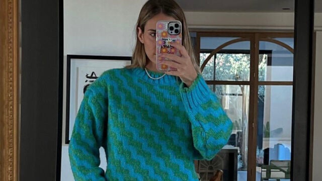 María Pombo con jersey de nueva colección de Mango.