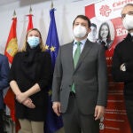 El presidente de la Junta de Castilla y León, Alfonso Fernández Mañueco, junto a la consejera de Familia, Isabel Blanco, se reúne con la plataforma del Tercer Sector de Castilla y León